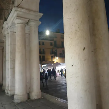 Homestay szállás San Silvestro, Sentiti A Casa Nel Cuore Di Vicenza, Citta' Unesco *